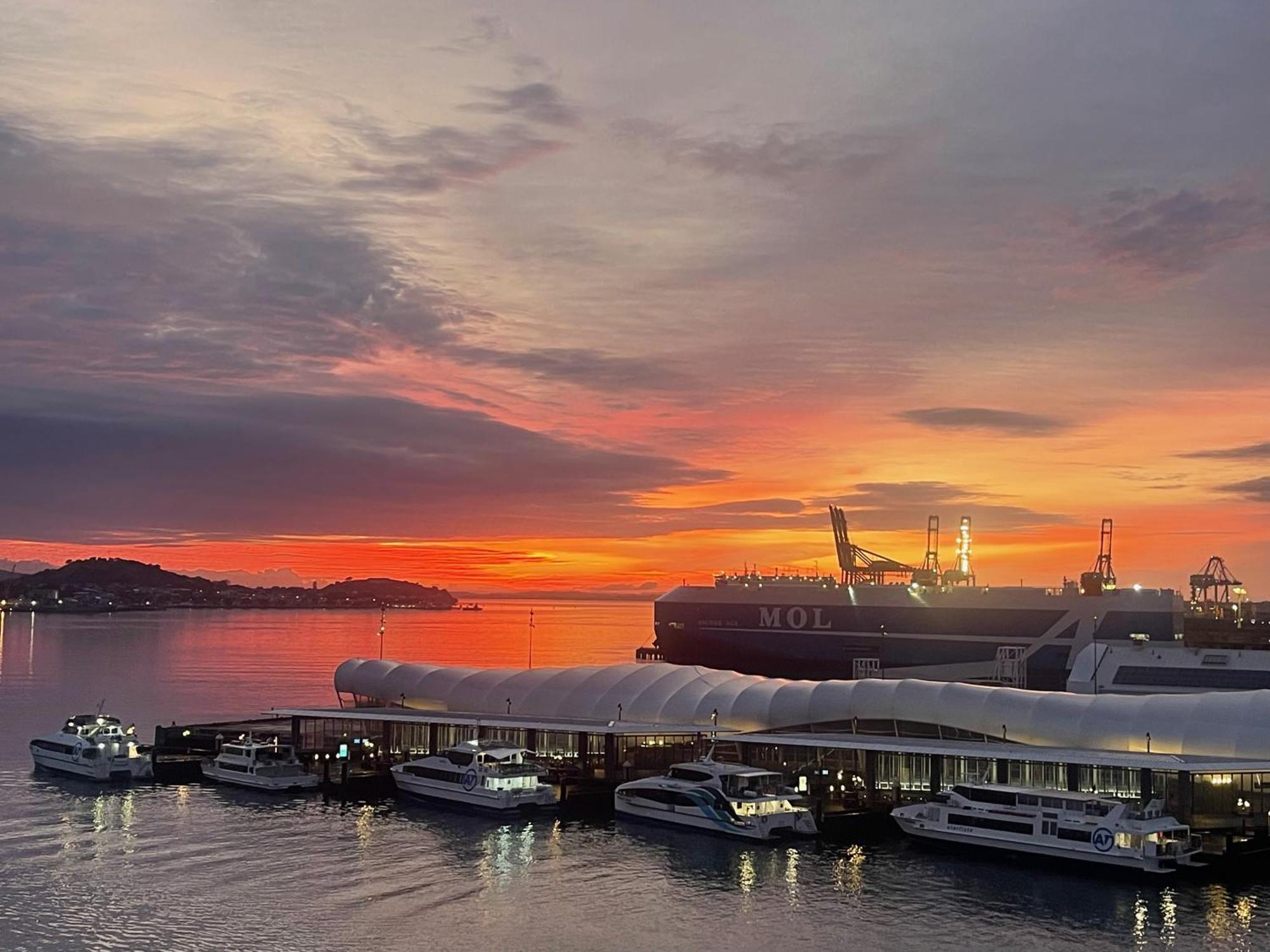 Penthouse Apartment With Stunning Harbour Views オークランド エクステリア 写真