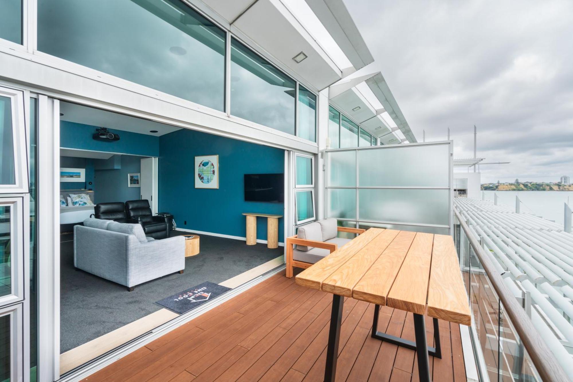 Penthouse Apartment With Stunning Harbour Views オークランド エクステリア 写真