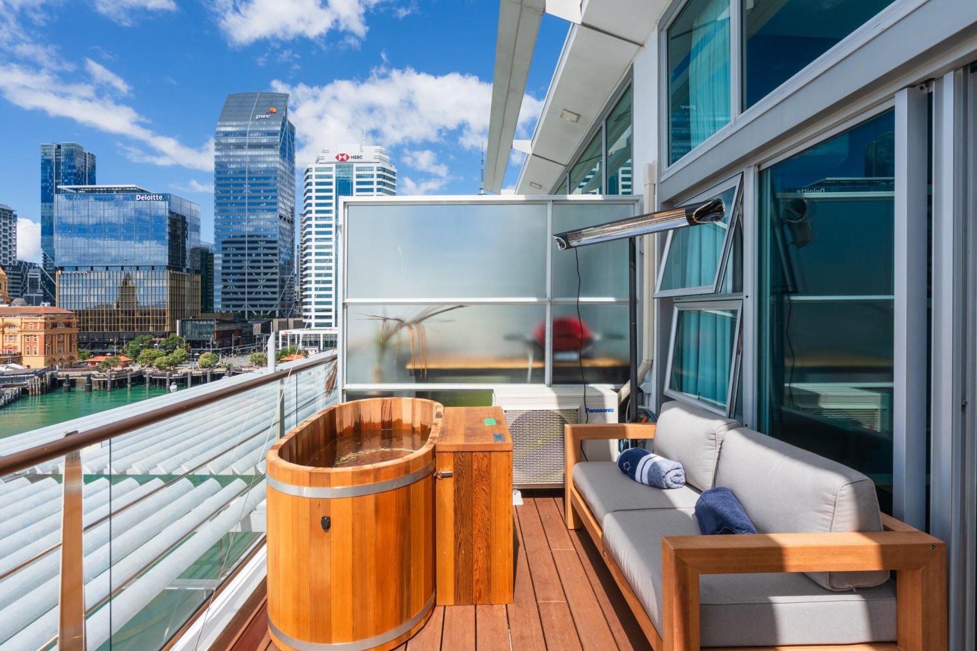 Penthouse Apartment With Stunning Harbour Views オークランド エクステリア 写真