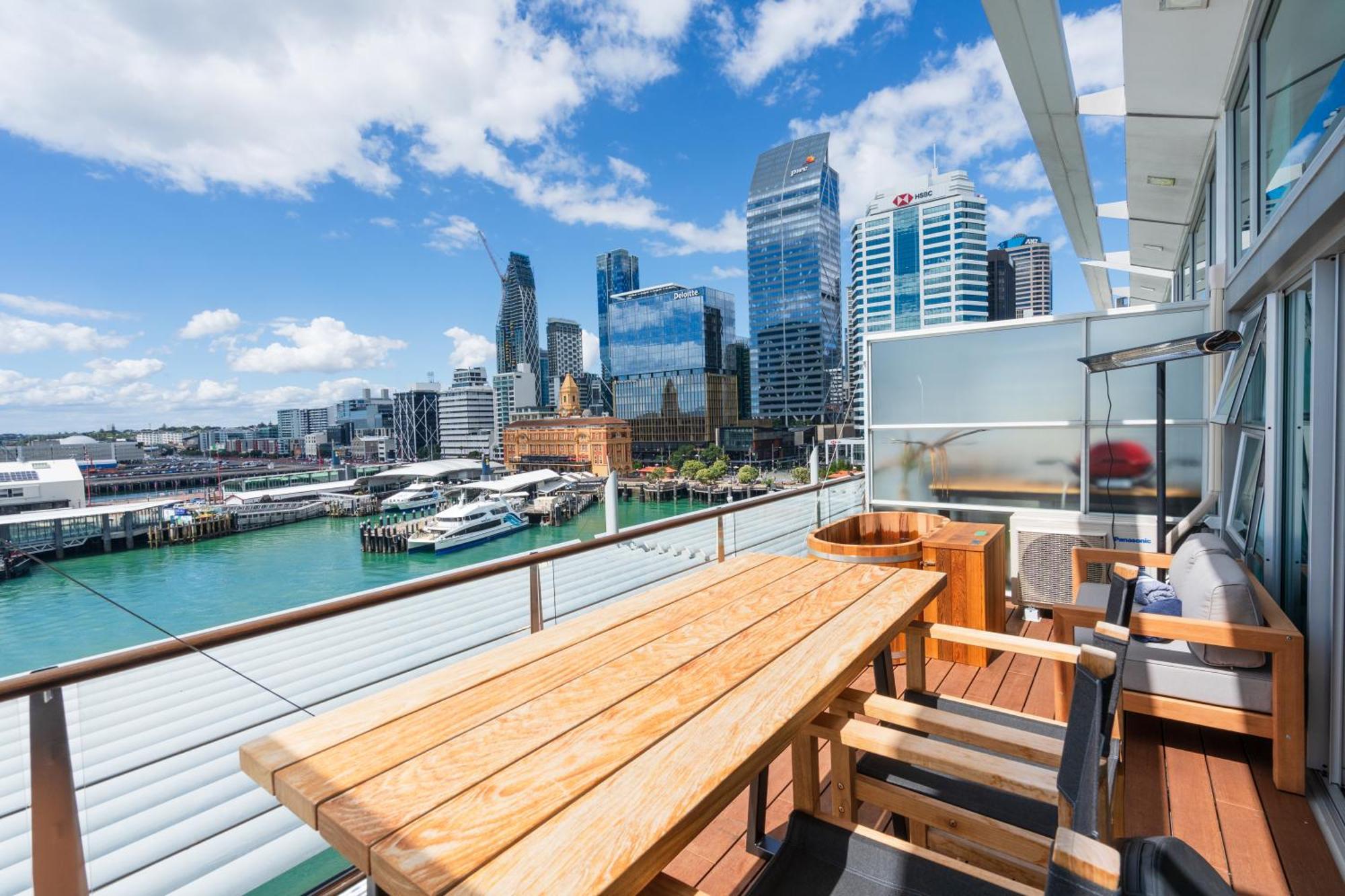 Penthouse Apartment With Stunning Harbour Views オークランド エクステリア 写真